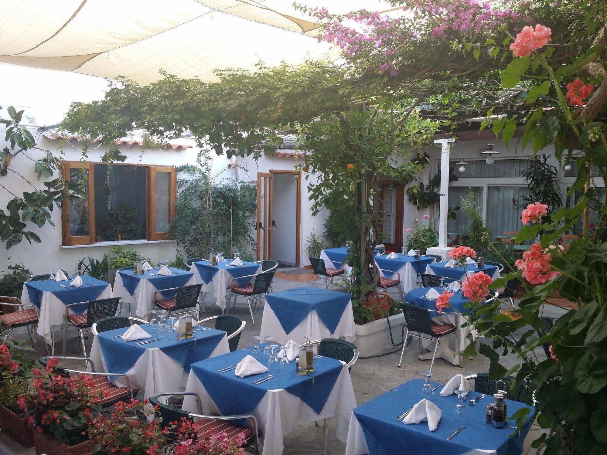 Hotel Villa Sirena Sant'Angelo  Dış mekan fotoğraf